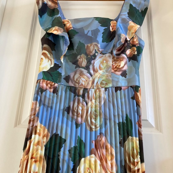 Chi Chi London Floral Print Ruffle Pleated Midi Dress in Blue EUC Sz M (UK 14) - Picture 3 of 11